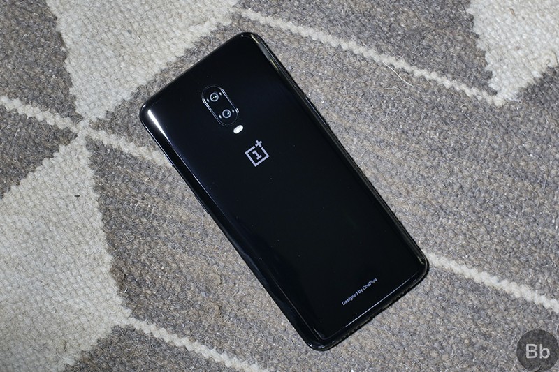 Mặt sau OnePlus 6T