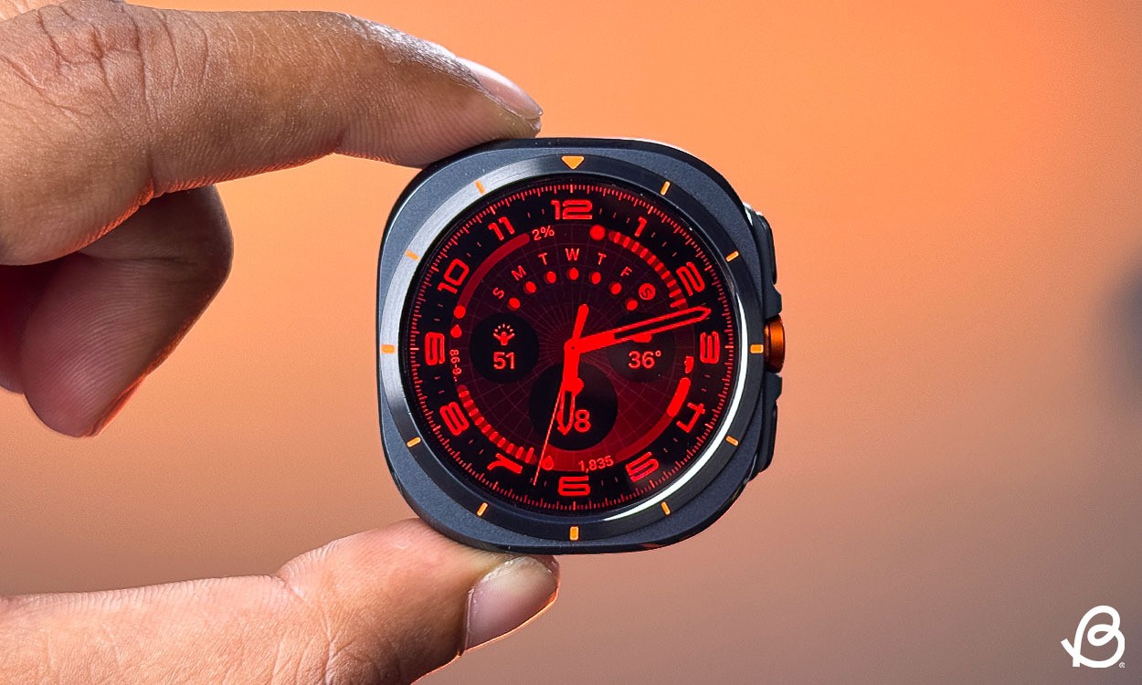 Mặt trước của Samsung Galaxy Watch Ultra