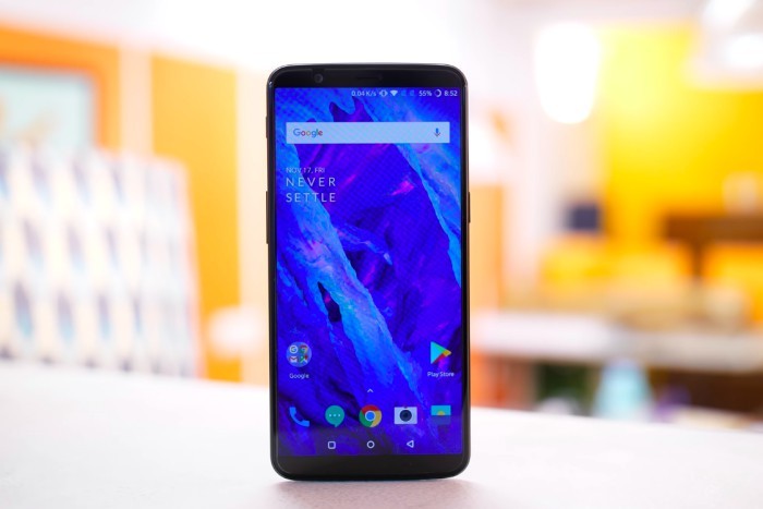 Mặt trước OnePlus 5T