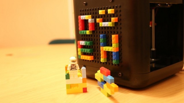 Máy in 3D 3DFort có khả năng tùy biến cao với các khối Lego