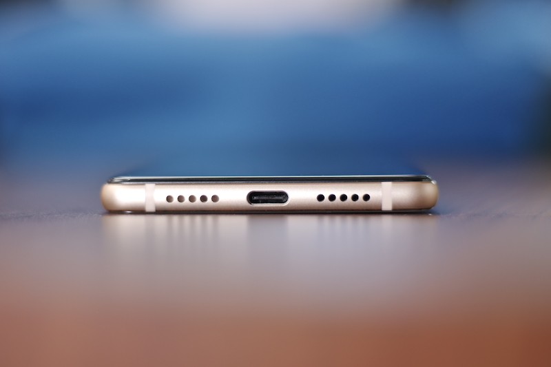 Mi 8 SE hỗ trợ 2 SIM 4G LTE