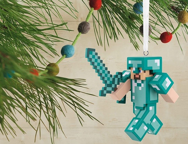 Móc Khóa Steve Giáp Kim Cương Minecraft: Thể hiện tình yêu Minecraft của bạn với móc khóa Steve bọc giáp kim cương lấp lánh.