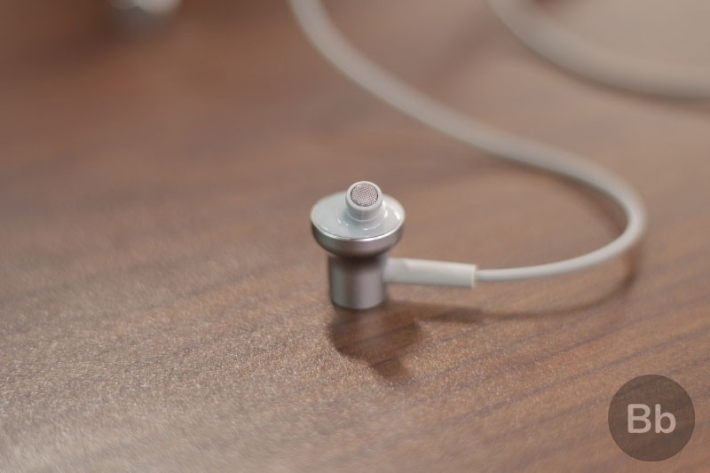 Neckband chống mồ hôi và thoải mái khi đeo