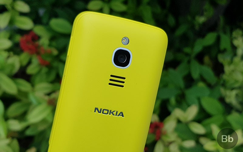 Nokia 8110 với camera sau 2MP