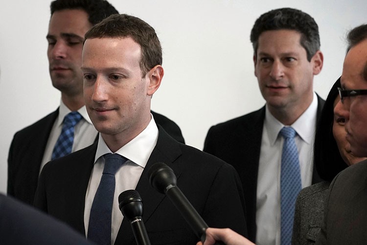 Facebook Gửi Tài Liệu 500 Trang Đáp Lời Câu Hỏi Bị Zuckerberg Né Tránh Trong Phiên Điều Trần Quốc Hội Mỹ