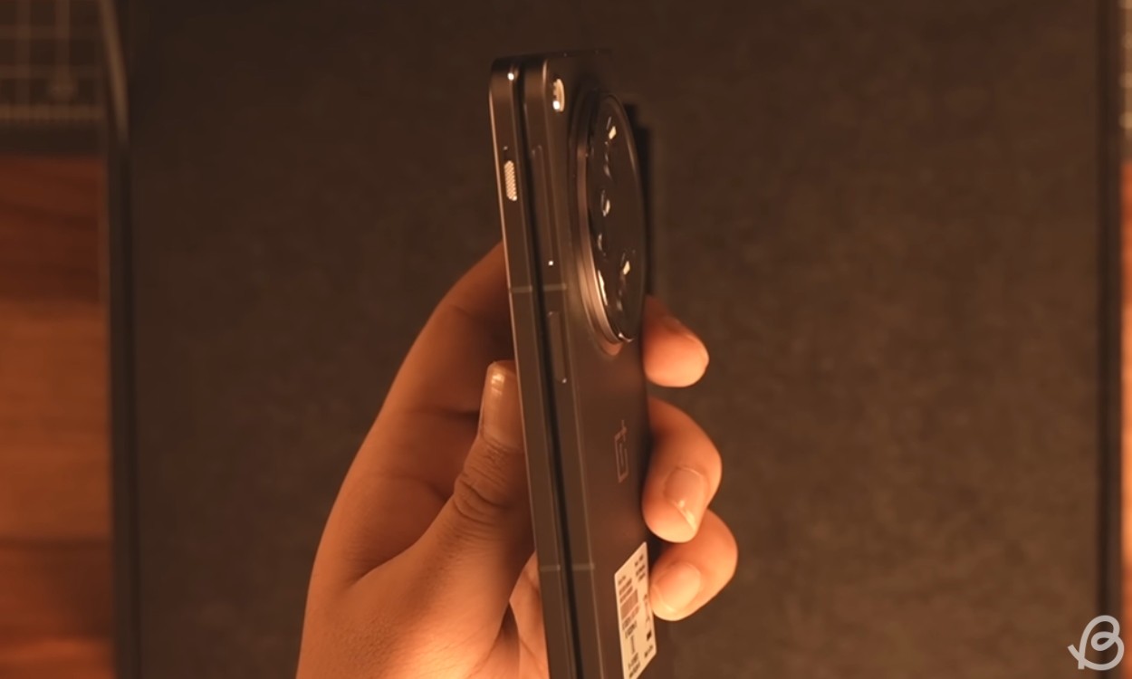 Nút gạt chế độ của OnePlus Open