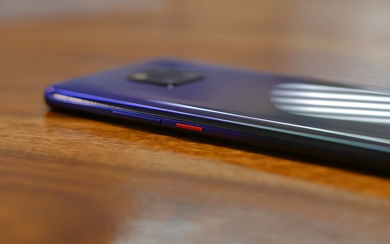 Nút nguồn màu sắc trên Huawei Mate 20 Pro