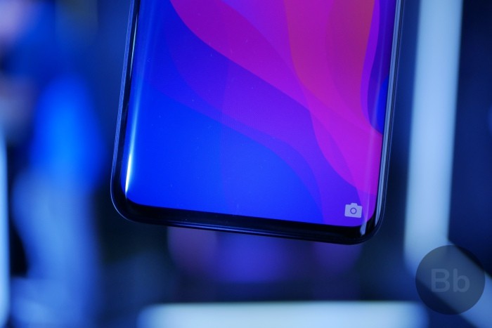 Phần cằm nhỏ và không đáng chú ý của Oppo Find X