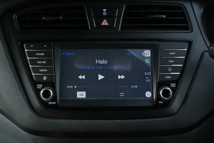 Phát nhạc trên Apple CarPlay
