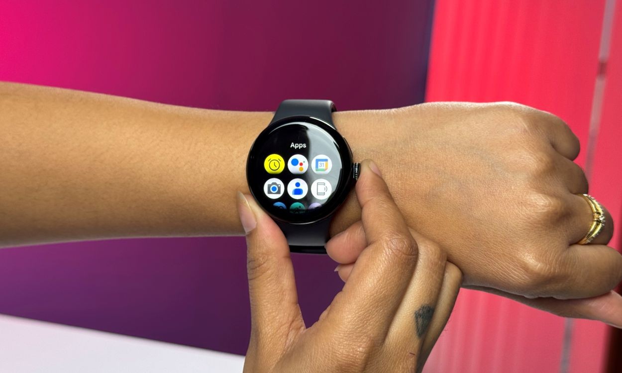 Pixel Watch 3 hiển thị ứng dụng