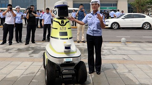 Robot Giao Thông Tại Trung Quốc: Tương Lai Của Quản Lý Giao Thông