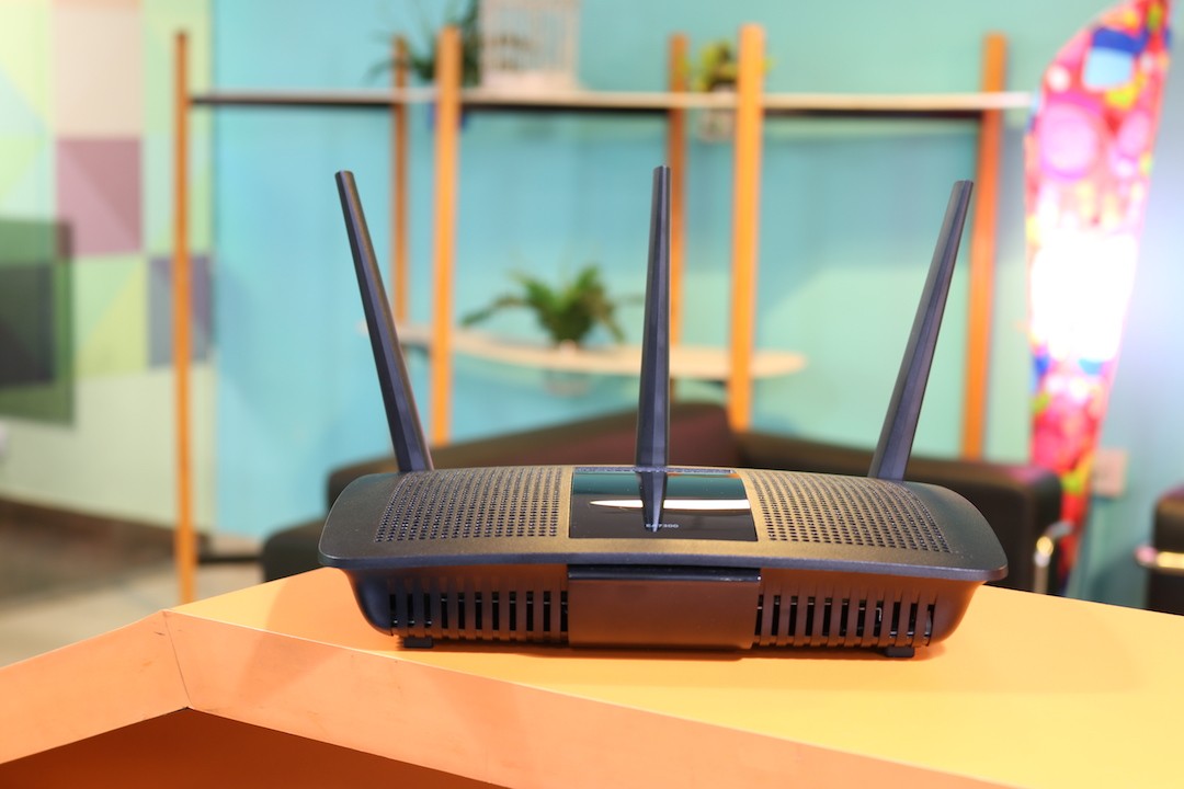 Đánh Giá Router WiFi Thông Minh Linksys EA7300: Nâng Cấp Đáng Giá Cho Mạng Gia Đình?