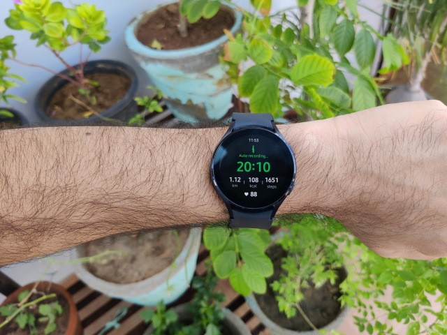 Samsung Galaxy Watch 4 tự động ghi lại