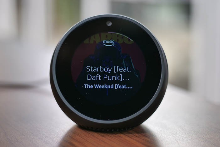 So sánh chất lượng âm thanh của Amazon Echo Spot