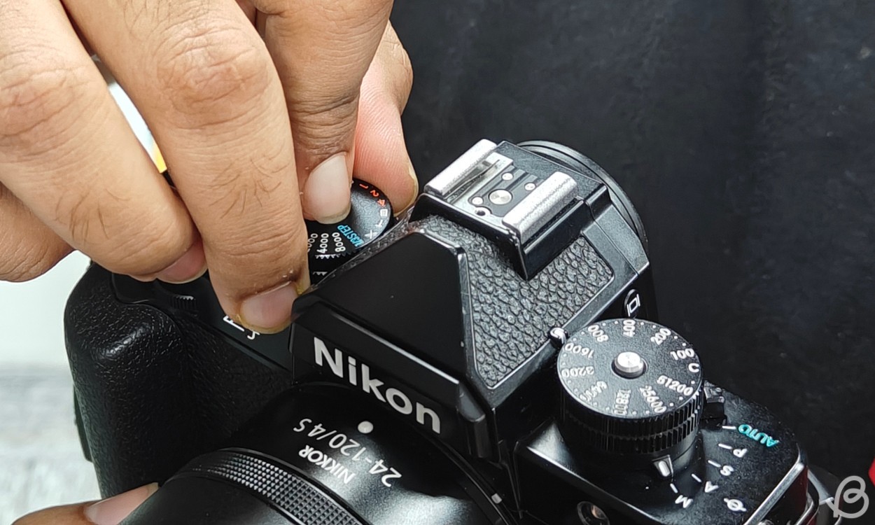 Sử dụng núm ISO trên Nikon Zf