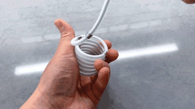 Cáp Sạc SuperCalla: Giải Pháp Chống Rối Dây Cáp Sáng Tạo Cho Góc Làm Việc Gọn Gàng