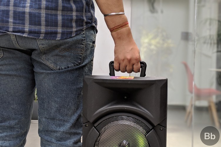 Tay cầm của loa B600