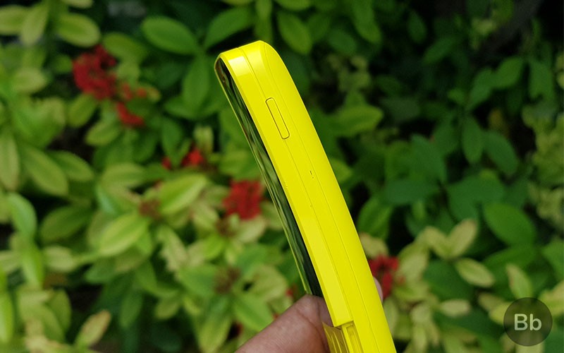 Thiết kế bên hông của Nokia 8110