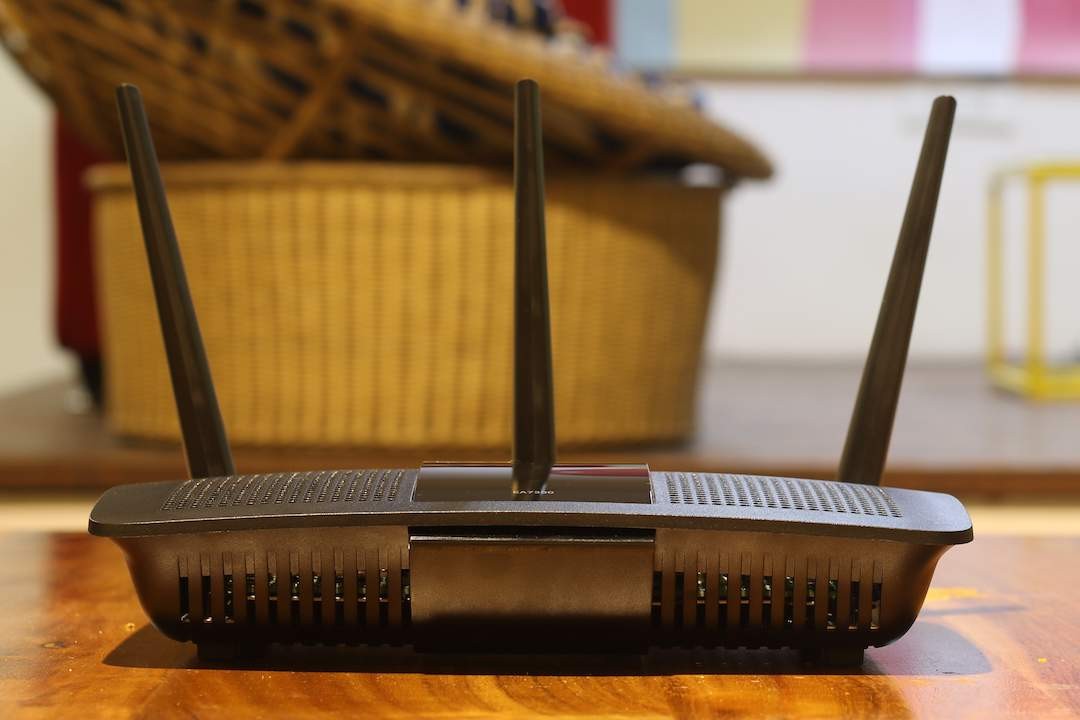 Thiết kế hầm hố và mạnh mẽ của Linksys EA7300