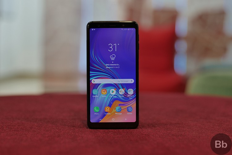 Thiết kế mặt lưng kính và cảm biến vân tay cạnh bên của Samsung Galaxy A7 (2018)