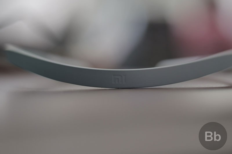 Thiết kế vòng cổ của tai nghe Xiaomi Mi Neckband