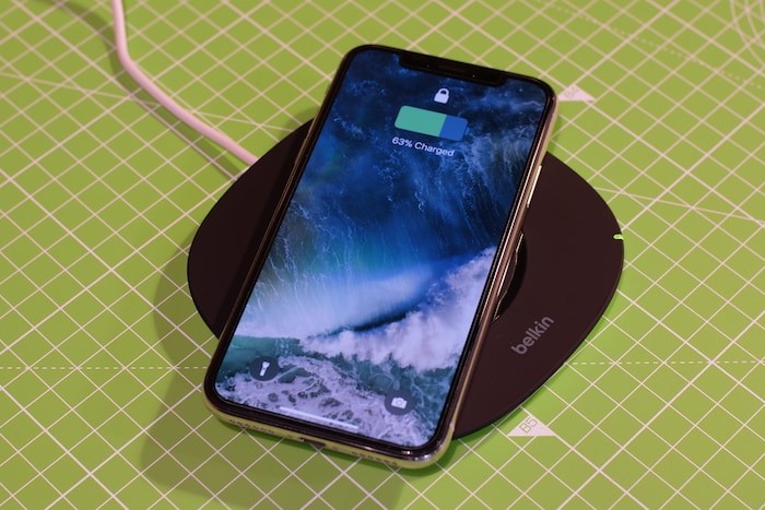 Thử nghiệm sạc iPhone X bằng đế sạc Belkin F8M747bt Qi Wireless Charging Pad
