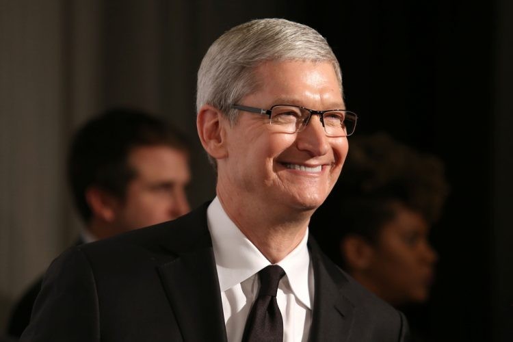 Tim Cook Yêu Cầu Bloomberg Rút Lại Bài Viết Về Chip Gián Điệp Trung Quốc