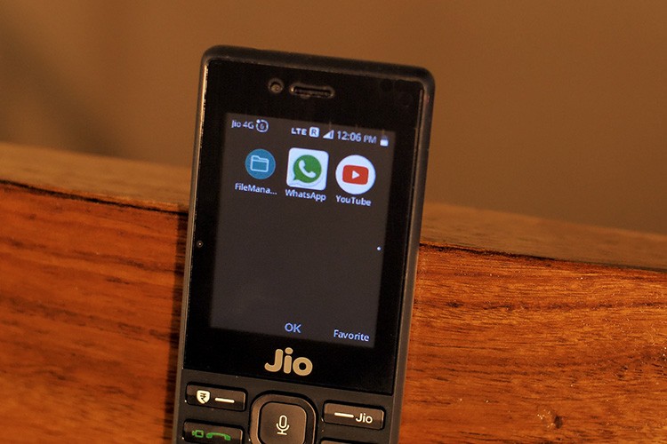 JioPhone Cuối Cùng Cũng Có Ứng Dụng YouTube, Nhưng Vẫn Chưa Thấy WhatsApp