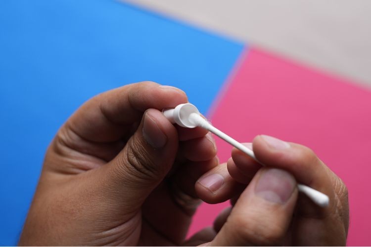 Vệ sinh đầu mút AirPods Pro