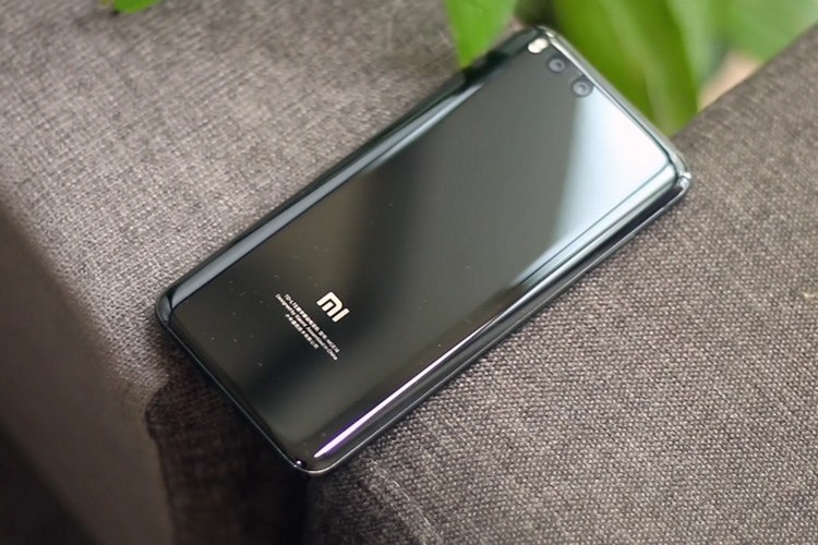 Xiaomi Hỗ Trợ Người Dân Kerala Sau Lũ Lụt Bằng Chương Trình Giảm Giá Sửa Chữa Điện Thoại